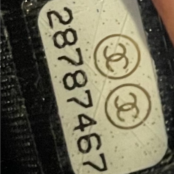 CHANEL Black Quilted Caviar Phone Holder New - Picture 10 of 10